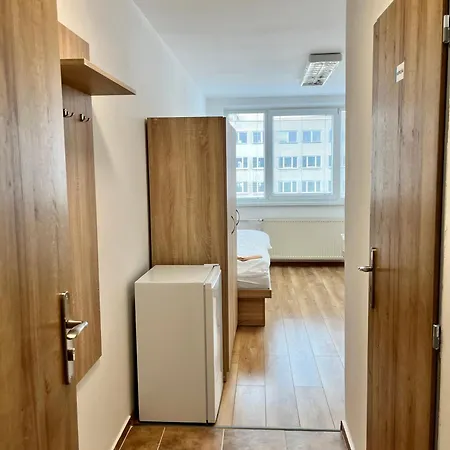 ホステル Building