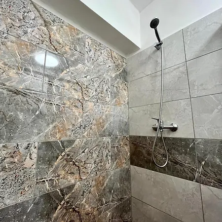 Building ホステル