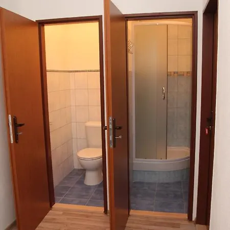 ホステル Building Šaca