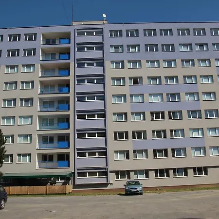 بيت شباب Building