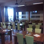Building Hostal *